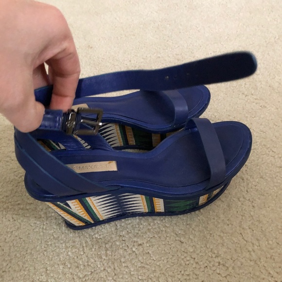 BCBG MaxAzria shoes - Picture 4 of 5